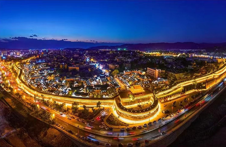 西昌夜景。西昌市委宣傳部供圖