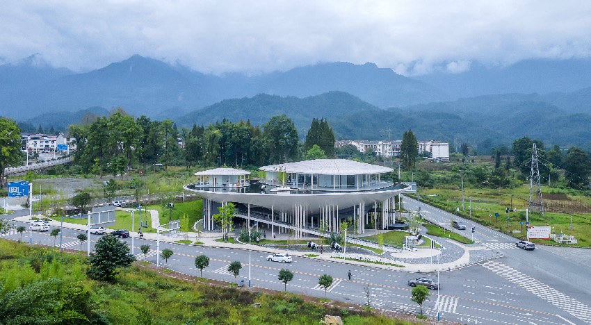 彭州大熊貓國(guó)家公園入口展示中心，又稱“臥云臺(tái)”。大熊貓國(guó)家公園成都管理分局供圖