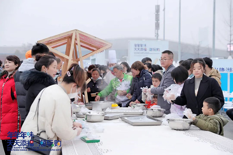 資料圖：包湯圓、煮湯圓。天府新區(qū)融媒體中心供圖