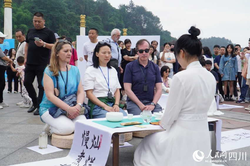 般若茶會展示。人民網(wǎng) 趙祖樂攝