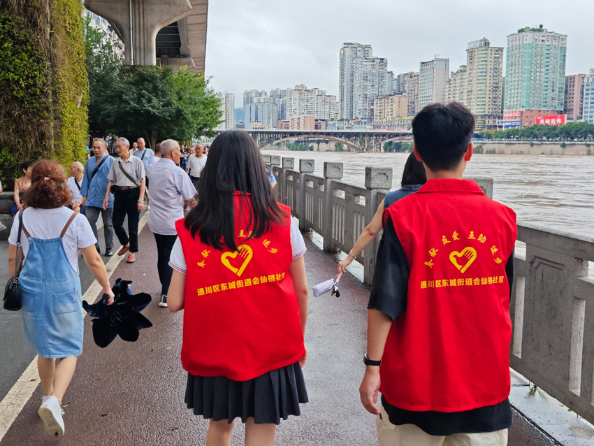 加強(qiáng)巡邏。通川區(qū)委宣傳部供圖