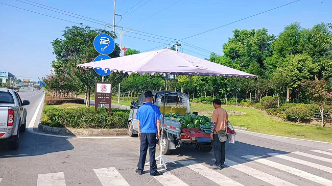 市容秩序管理不松動。張慶麟供圖